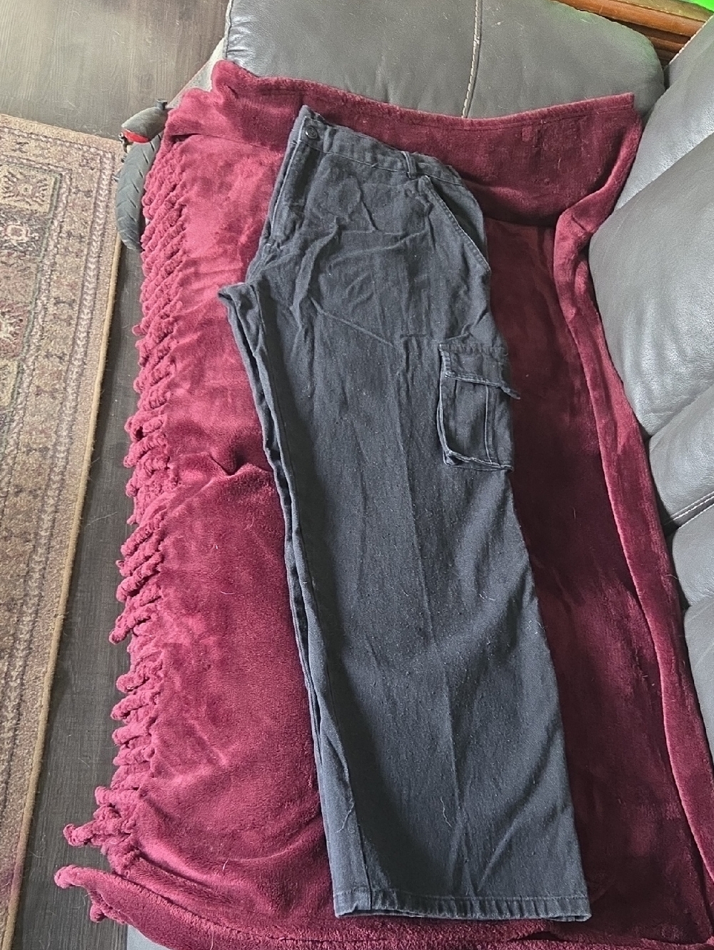 Men's Black Cargo Pants with Utility Pocket